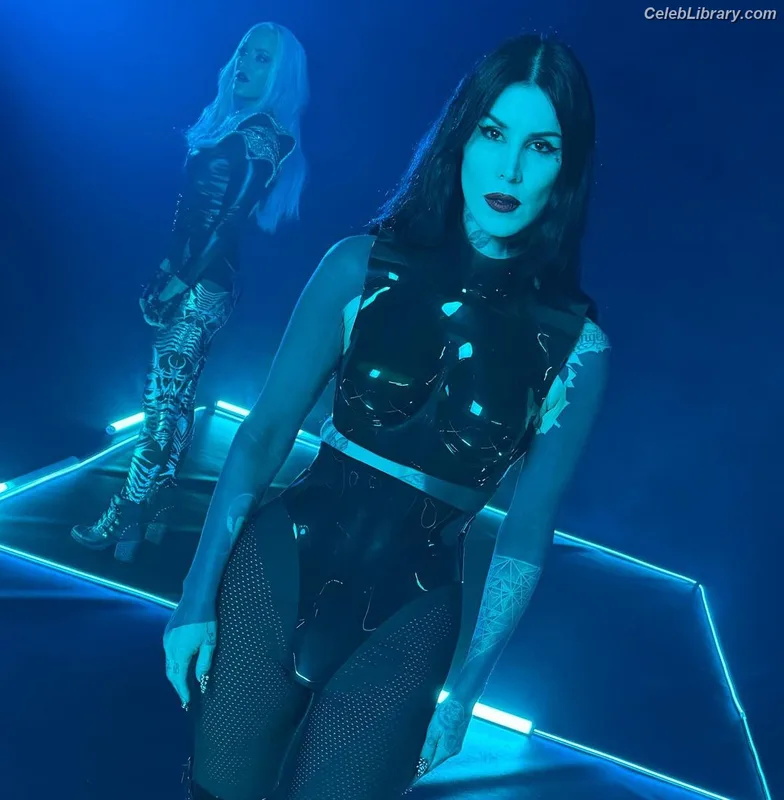 Alissa White-Gluz photo 23 of 1541