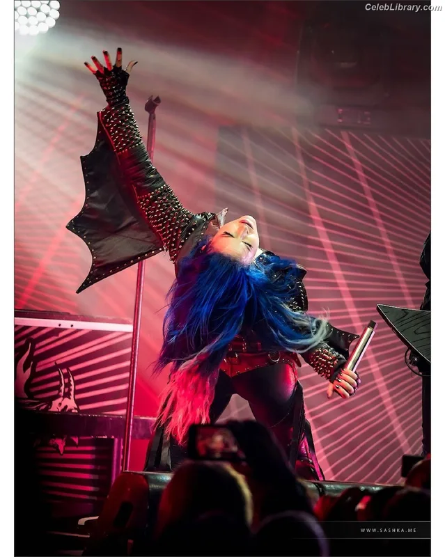 Alissa White-Gluz photo 3 of 1541