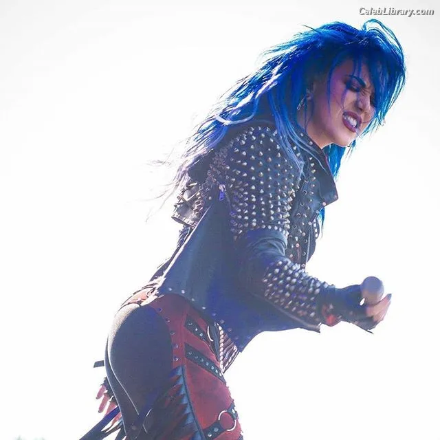 Alissa White-Gluz photo 11 of 1541