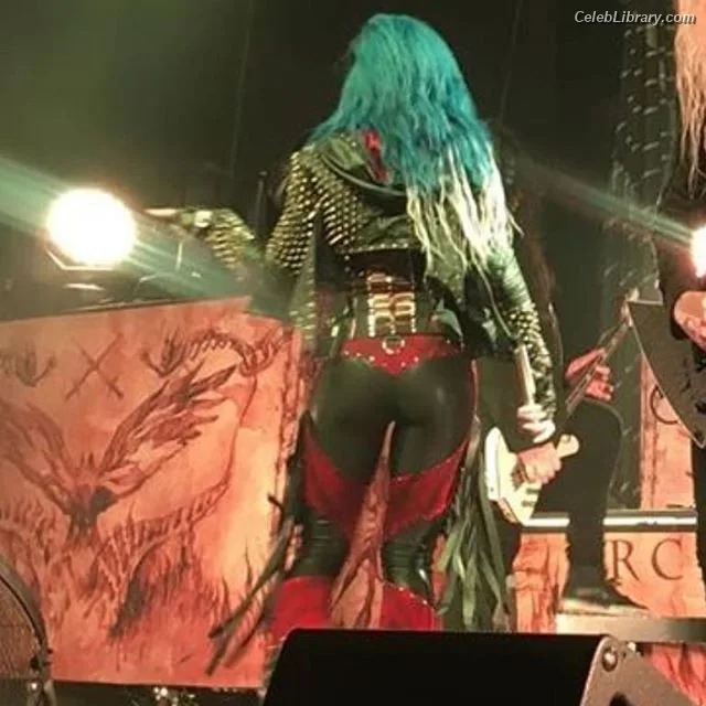 Alissa White-Gluz photo 4 of 1541