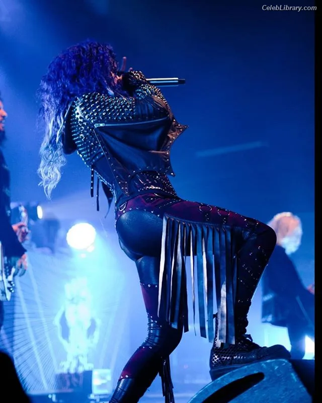 Alissa White-Gluz photo 15 of 1541