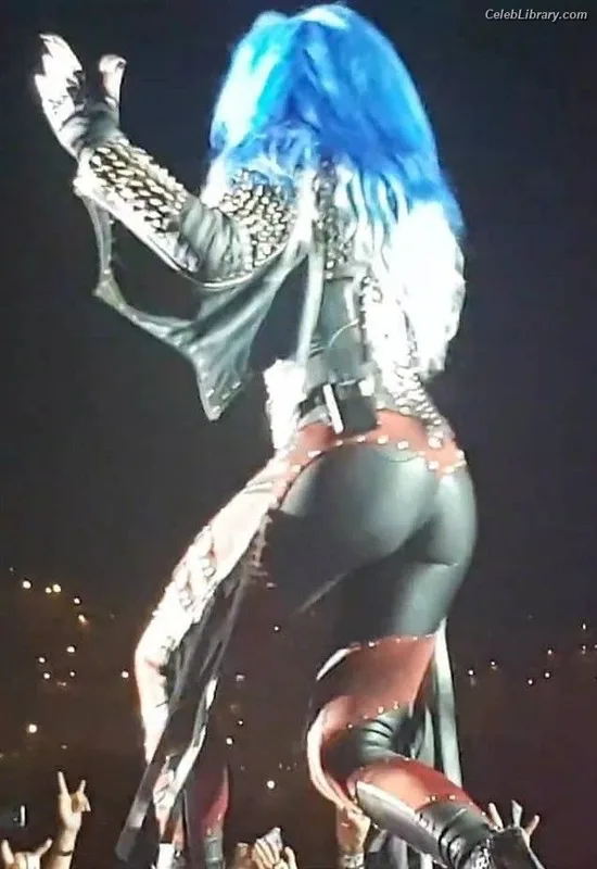 Alissa White-Gluz photo 14 of 1541