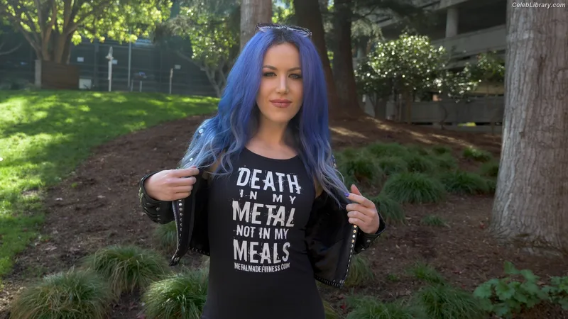 Alissa White-Gluz photo 16 of 1541