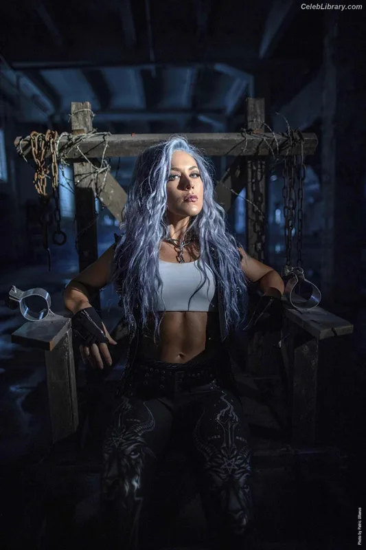 Alissa White-Gluz photo 1 of 1541