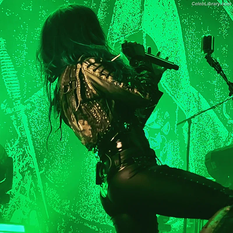 Alissa White-Gluz photo 5 of 1541
