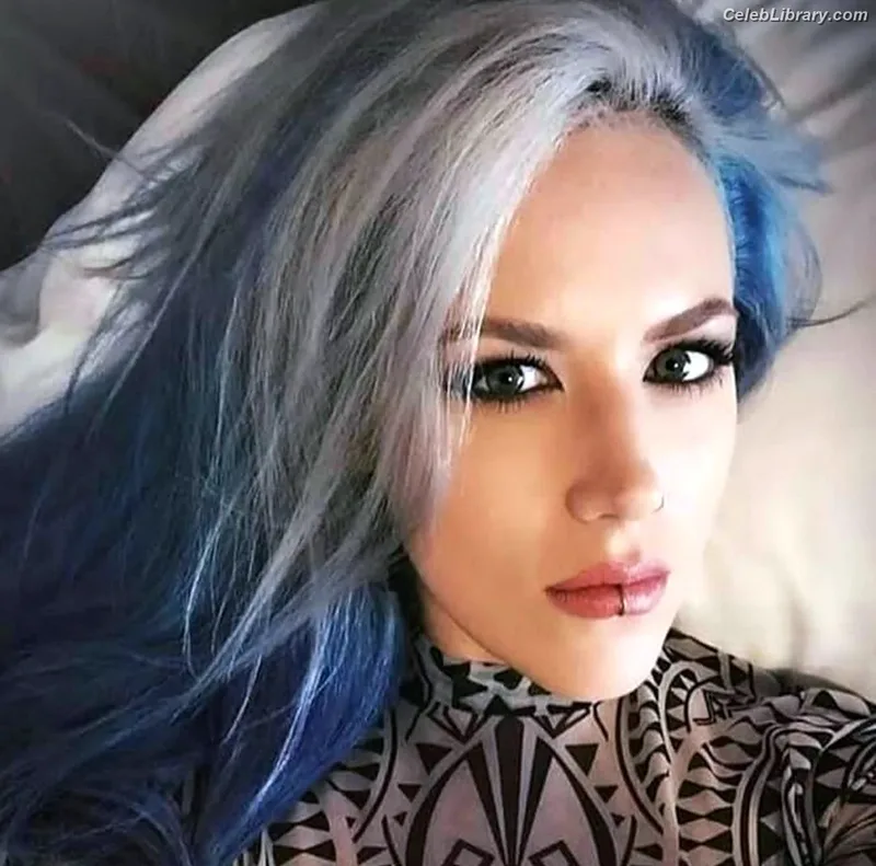 Alissa White-Gluz photo 11 of 1541