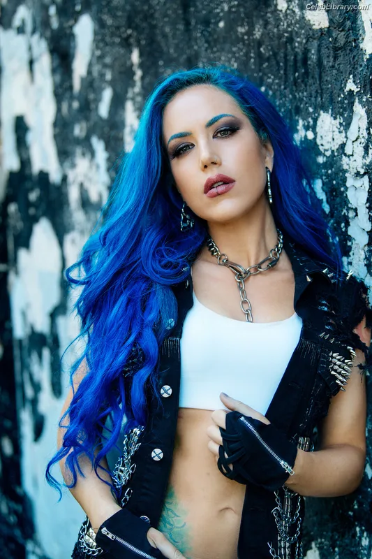 Alissa White-Gluz photo 3 of 1541