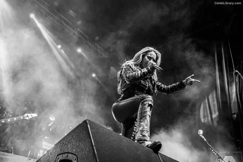 Alissa White-Gluz photo 4 of 1541