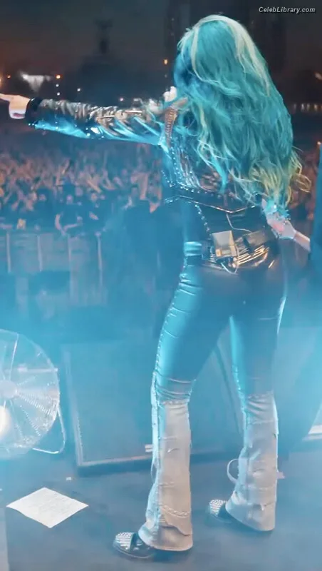 Alissa White-Gluz photo 16 of 1541