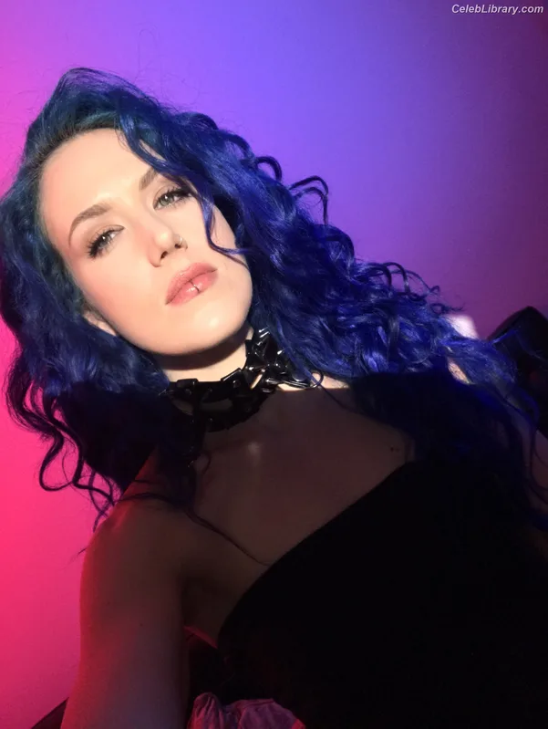 Alissa White-Gluz photo 18 of 1541