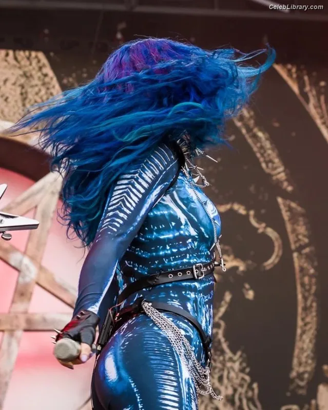 Alissa White-Gluz photo 3 of 1541