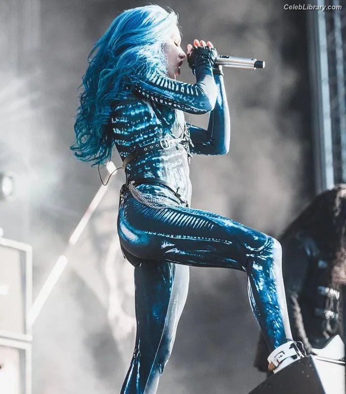 Alissa White-Gluz photo 4 of 1541