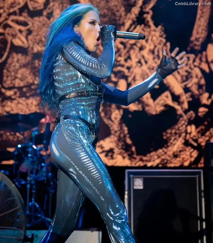 Alissa White-Gluz photo 7 of 1541
