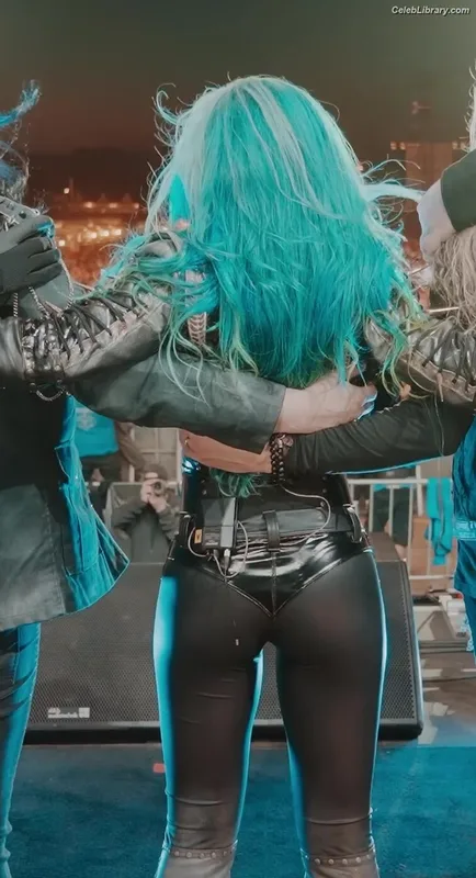 Alissa White-Gluz photo 12 of 1541