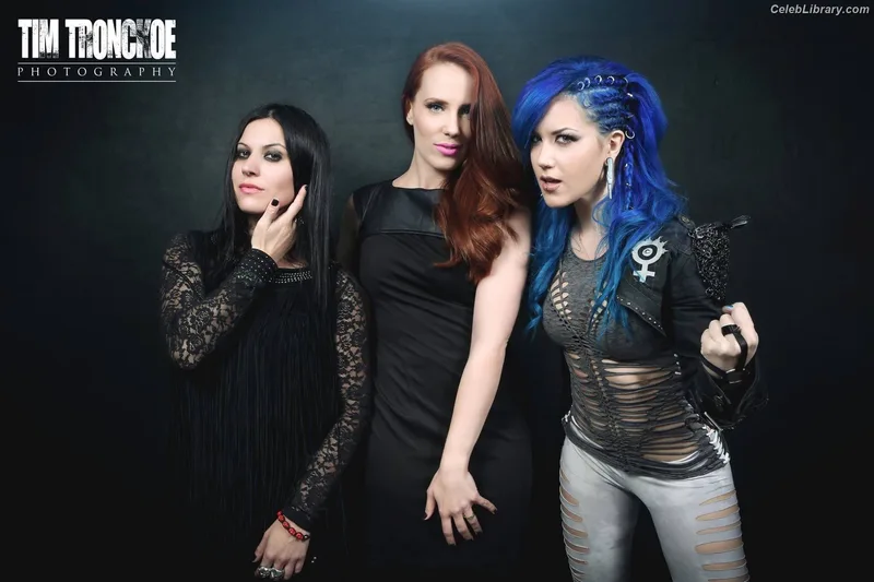 Alissa White-Gluz photo 21 of 1541