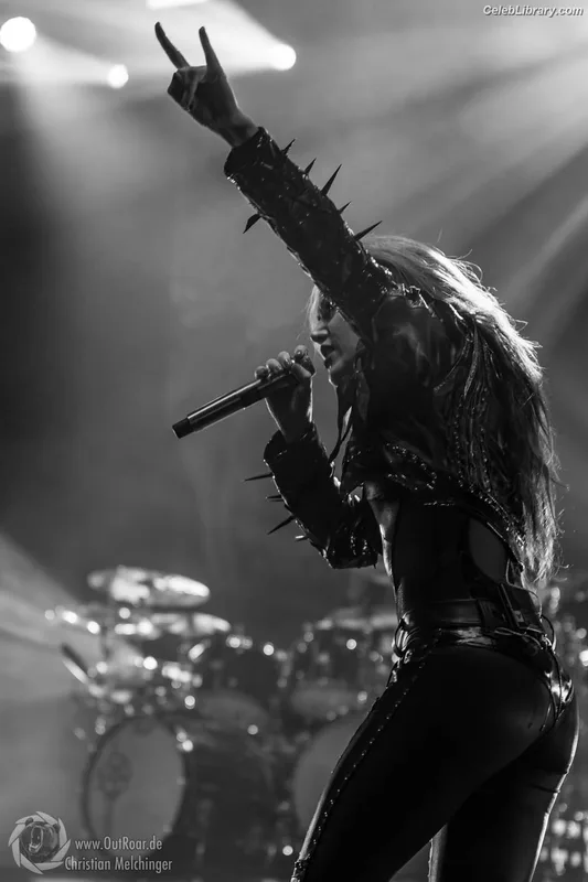 Alissa White-Gluz photo 1 of 1541