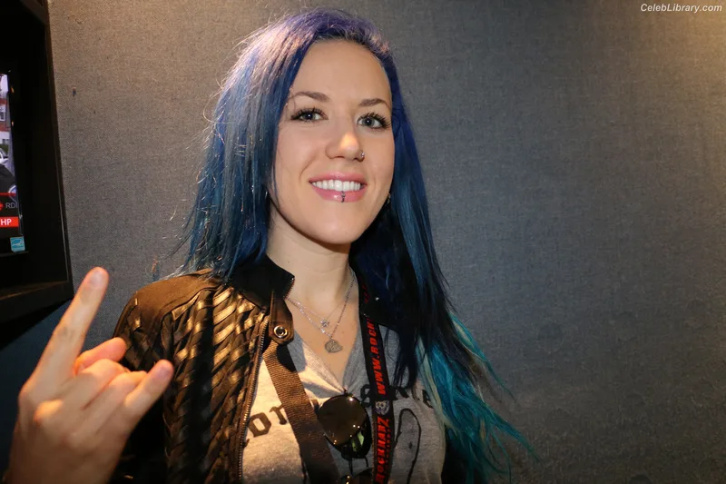 Alissa White-Gluz photo 5 of 1541