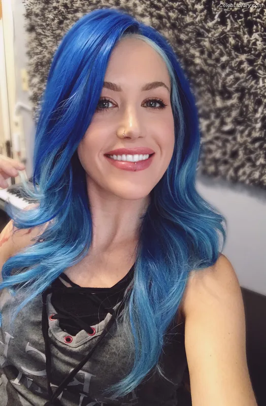 Alissa White-Gluz photo 12 of 1541