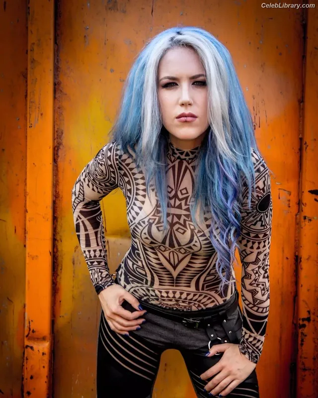 Alissa White-Gluz photo 1 of 1541