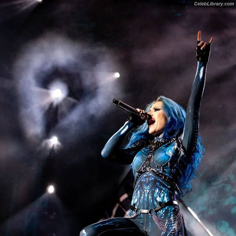 Alissa White-Gluz photo 4 of 1541