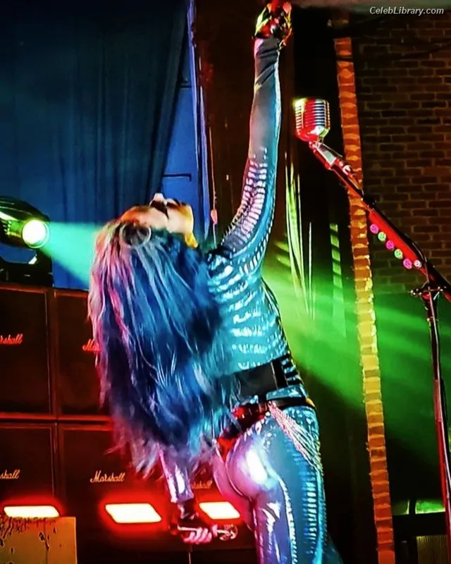 Alissa White-Gluz photo 20 of 1541