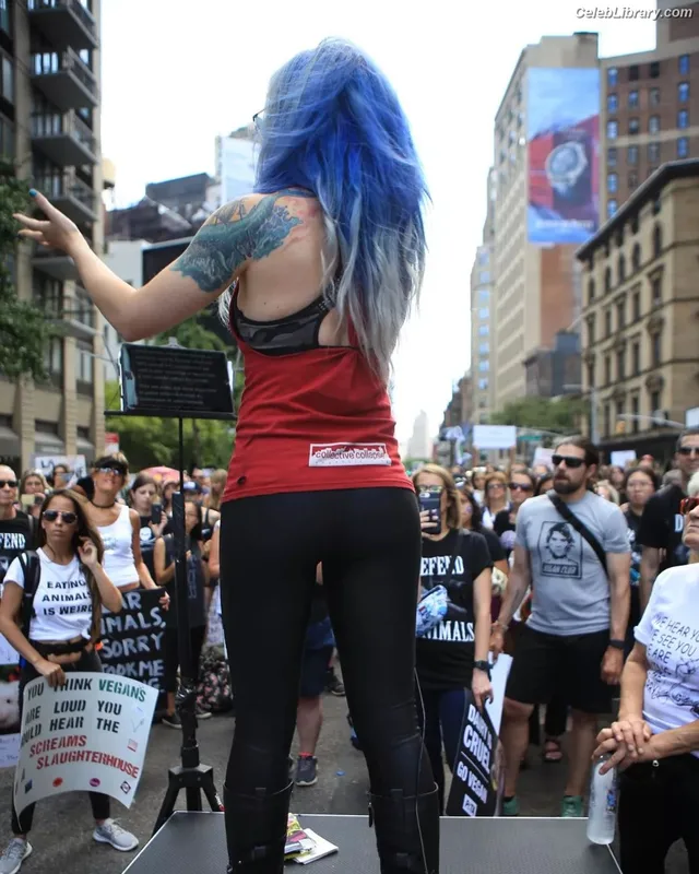 Alissa White-Gluz photo 22 of 1541