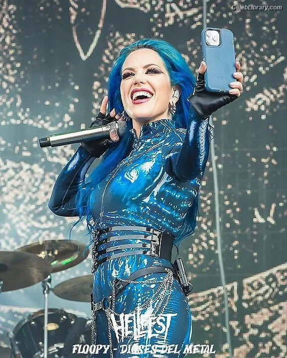 Alissa White-Gluz photo 2 of 1541