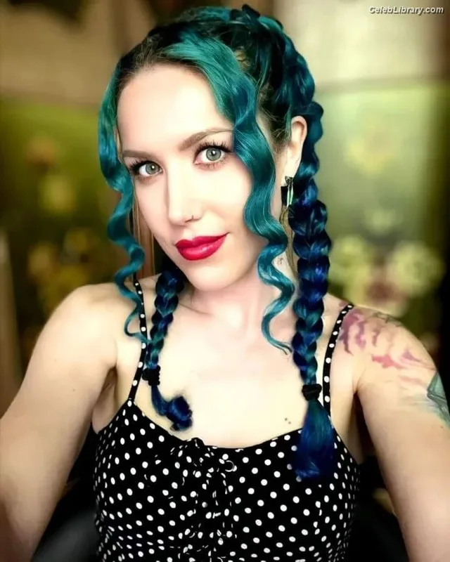 Alissa White-Gluz photo 12 of 1541