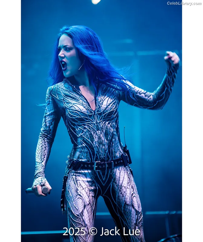 Alissa White-Gluz photo 22 of 1541