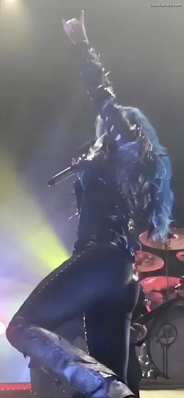 Alissa White-Gluz photo 2 of 1541