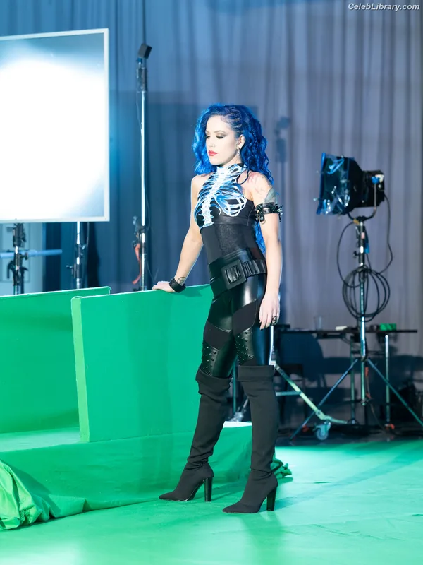 Alissa White-Gluz photo 16 of 1541