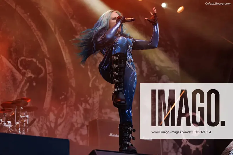 Alissa White-Gluz photo 18 of 1541