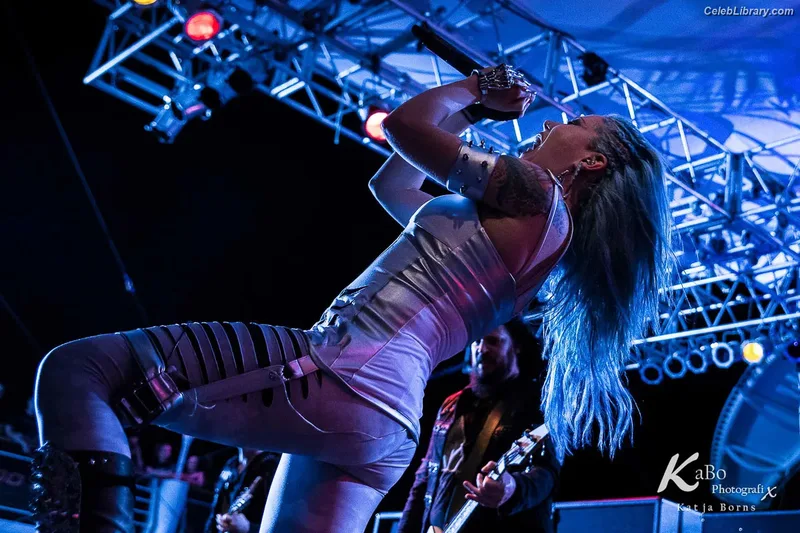 Alissa White-Gluz photo 2 of 1541