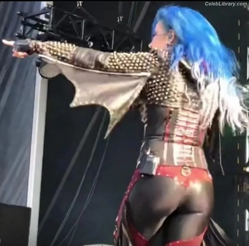 Alissa White-Gluz photo 23 of 1541