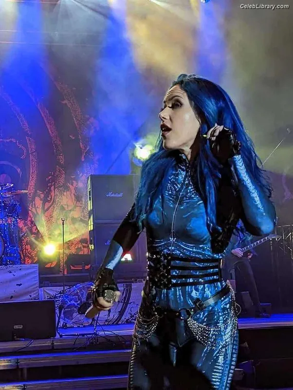 Alissa White-Gluz photo 4 of 1541