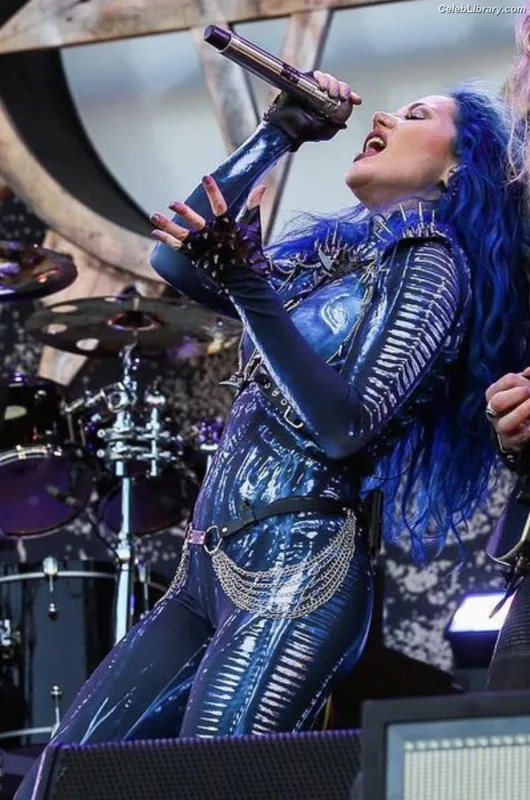 Alissa White-Gluz photo 11 of 1541