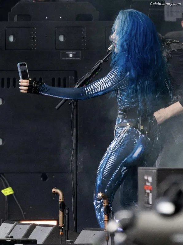 Alissa White-Gluz photo 22 of 1541
