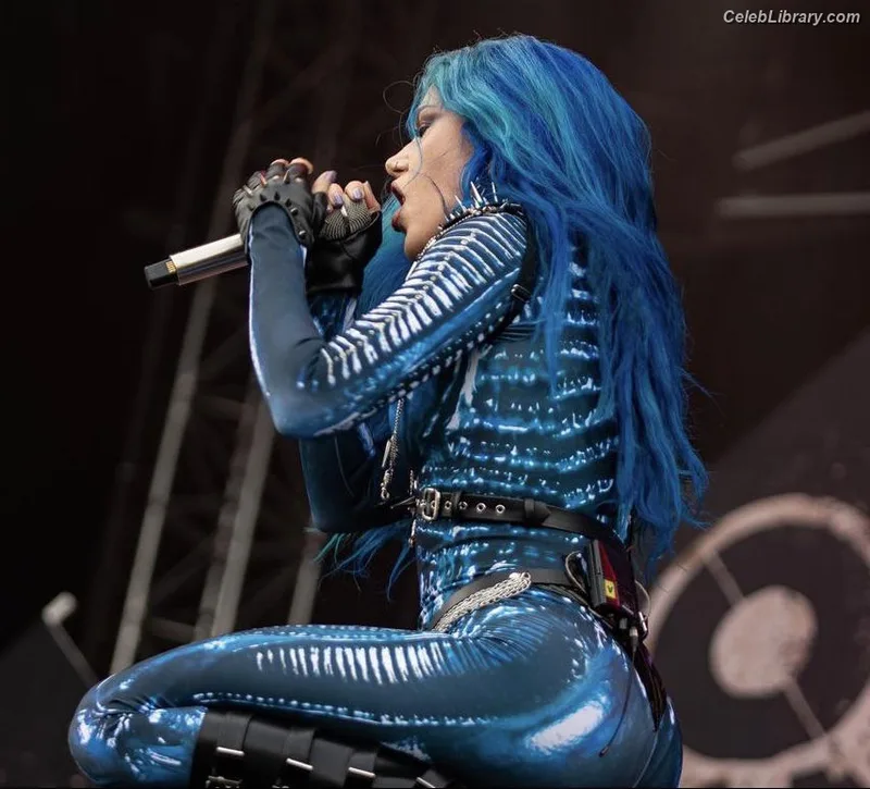 Alissa White-Gluz photo 5 of 1541