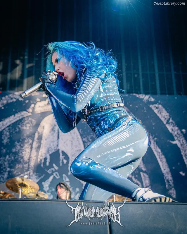 Alissa White-Gluz photo 1 of 1541