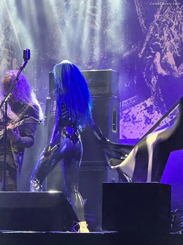 Alissa White-Gluz photo 6 of 1541