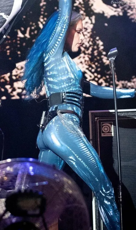 Alissa White-Gluz photo 9 of 1541