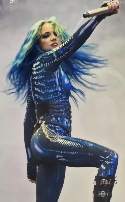 Alissa White-Gluz photo 18 of 1541