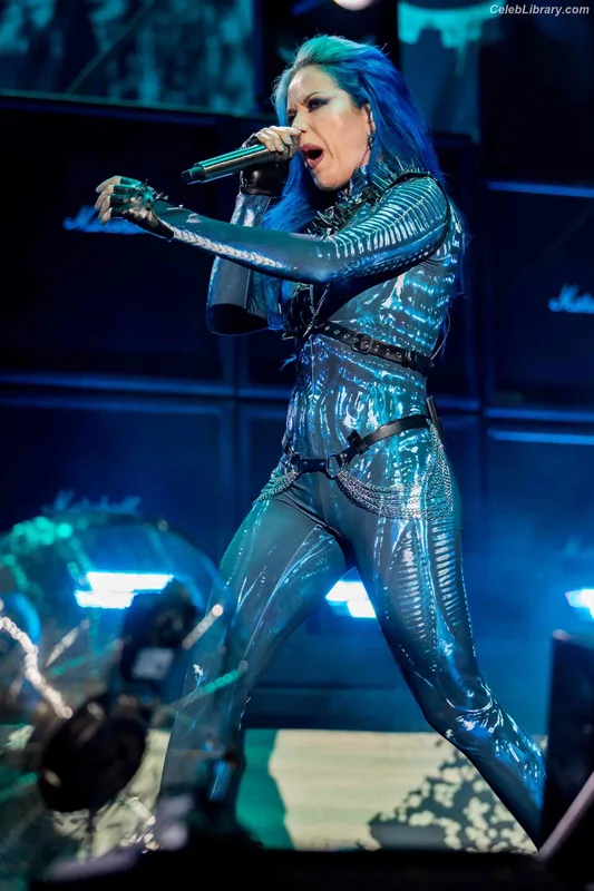 Alissa White-Gluz photo 2 of 1541