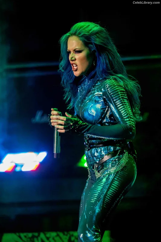 Alissa White-Gluz photo 5 of 1541