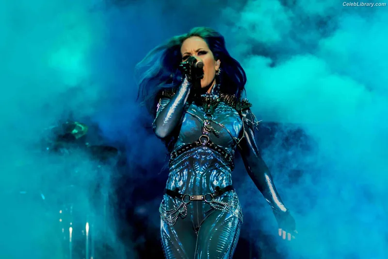 Alissa White-Gluz photo 7 of 1541