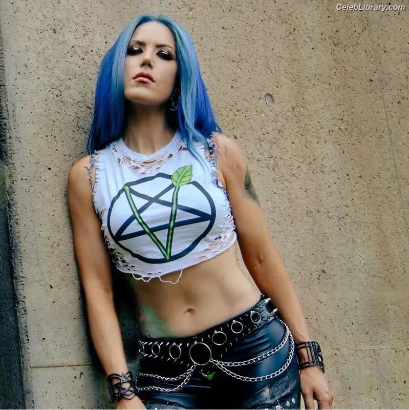 Alissa White-Gluz photo 2 of 1541