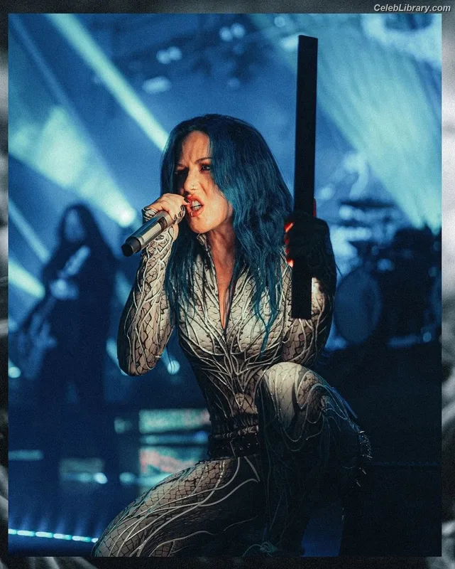 Alissa White-Gluz photo 3 of 1541