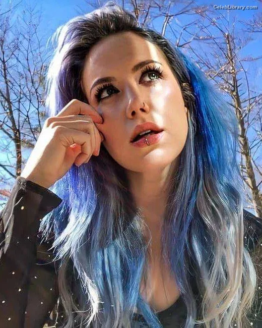 Alissa White-Gluz photo 9 of 1541