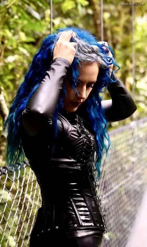 Alissa White-Gluz photo 11 of 1541