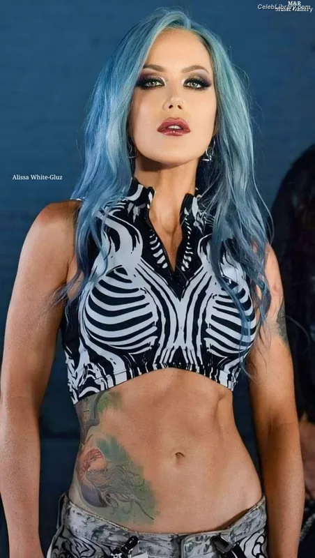 Alissa White-Gluz photo 16 of 1541